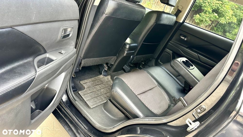 Mitsubishi Outlander 2.0 4WD Top - 11
