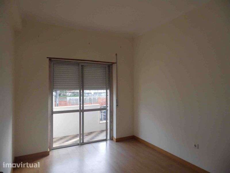 Apartamento T2 para Arrendamento em Vale de Figueira - Grande imagem: 4/8