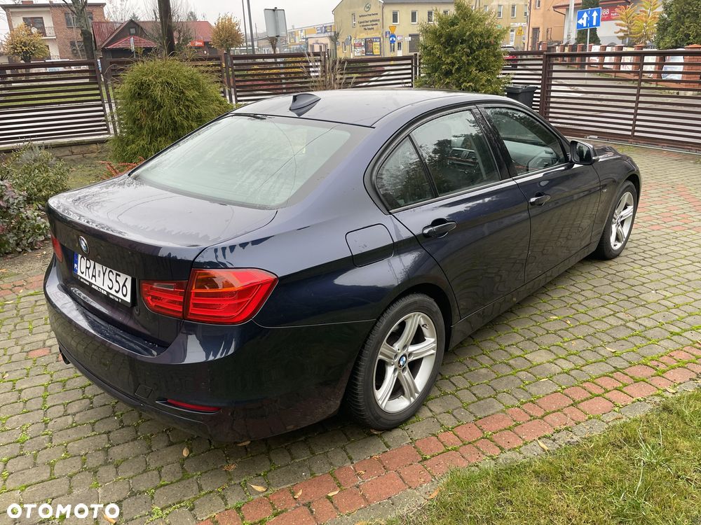 BMW Seria 3 328i Sport Line - 5