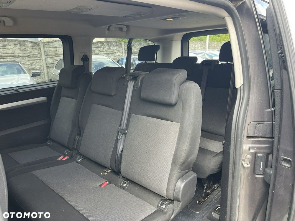 Peugeot Traveller - 13