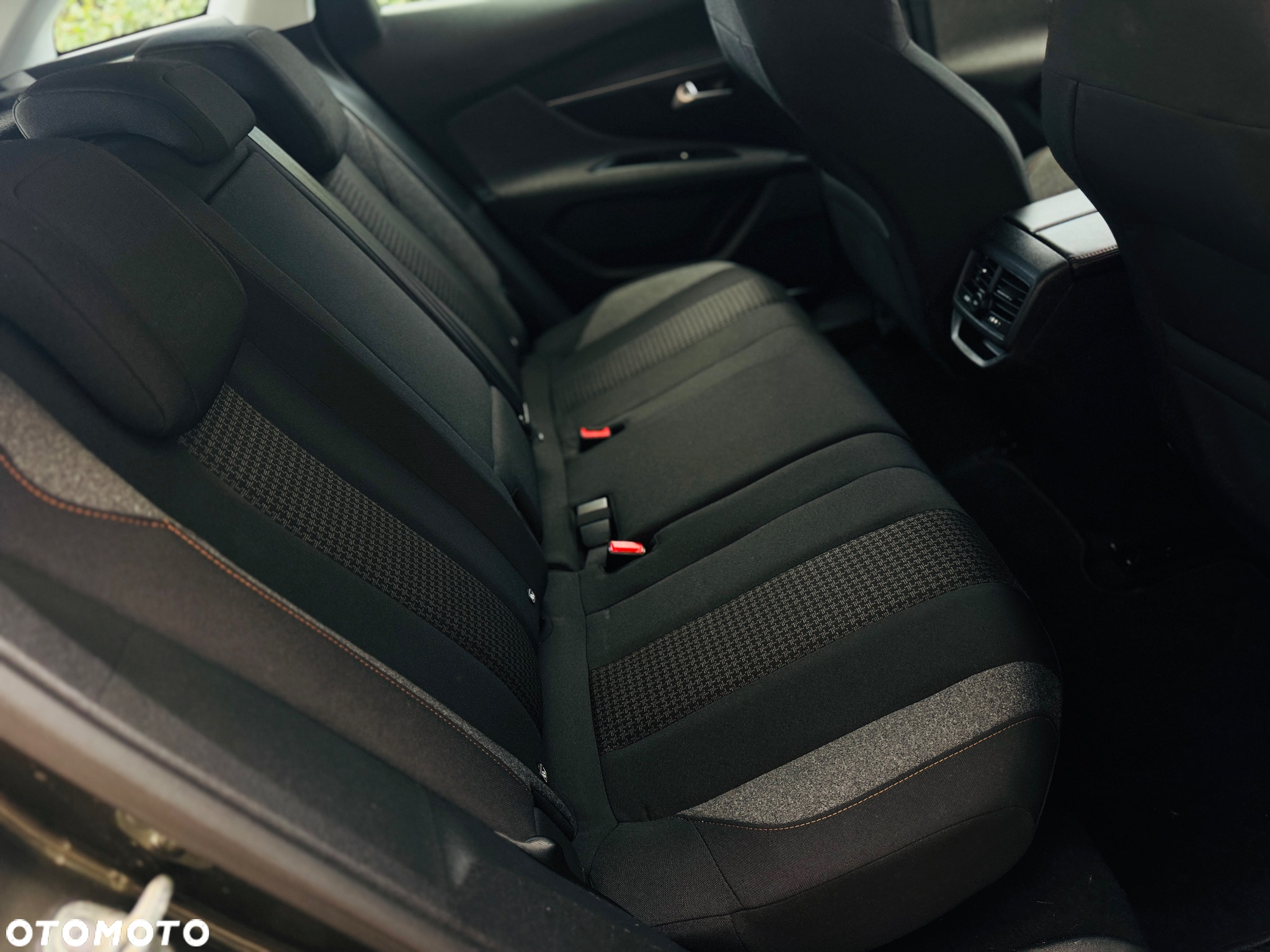 Peugeot 3008 1.5 BlueHDi Allure Pack S&S EAT8 - 19
