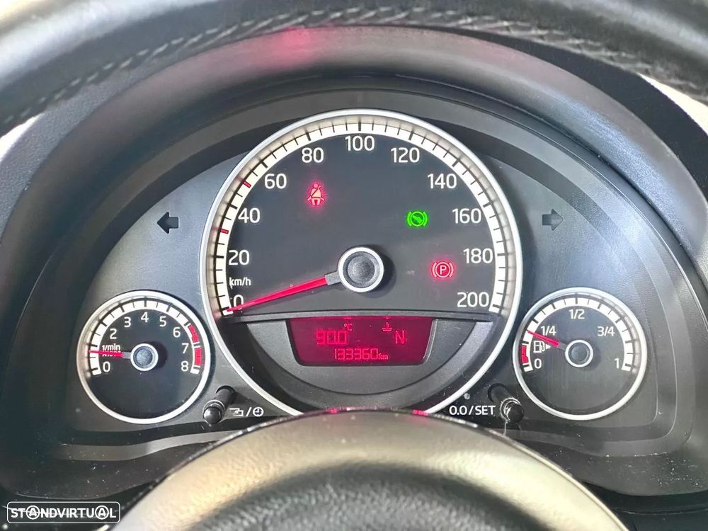 VW Up! 1.0 BMT High Auto - 19