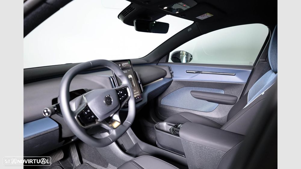 Volvo EX 30 69 kWh Single Motor Extended Range Black Edition — fotografia 12