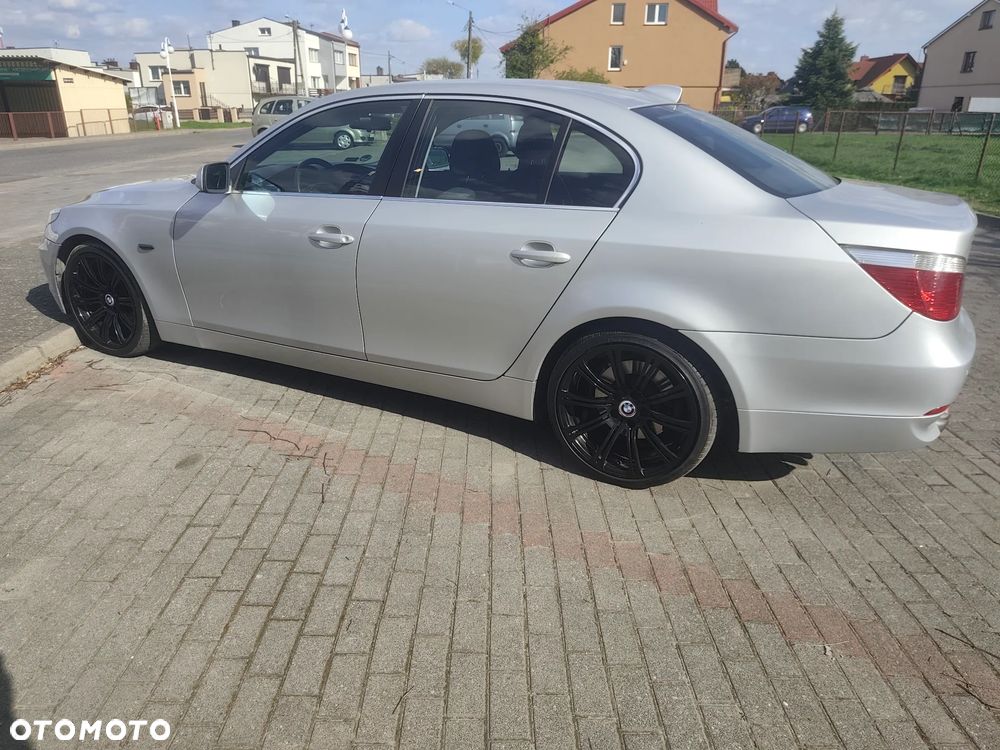 BMW Seria 5 523i - 7