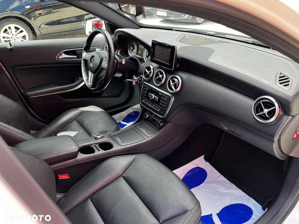 Mercedes-Benz Klasa A 250 7G-DCT AMG Line - 25