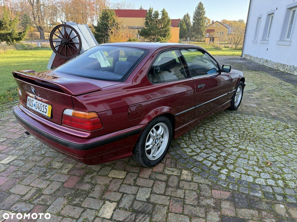 BMW Seria 3 316i - 24