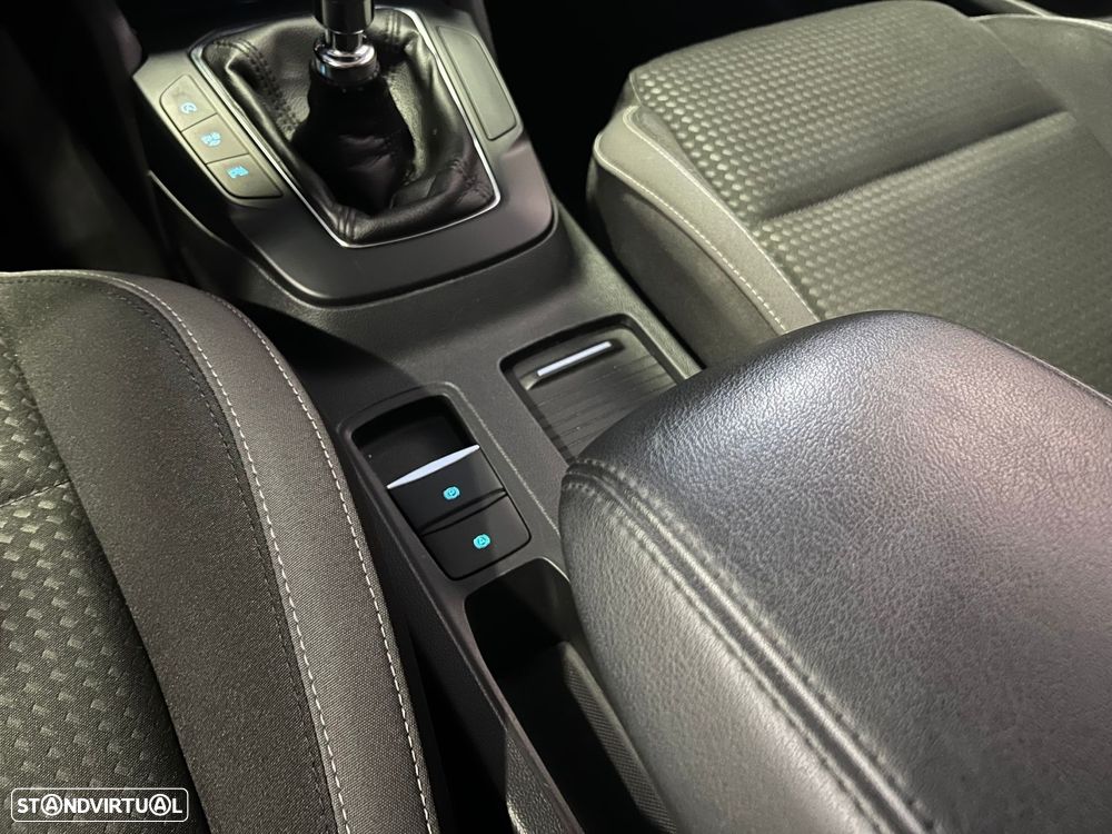 Ford Focus SW 1.0 EcoBoost Active - 21