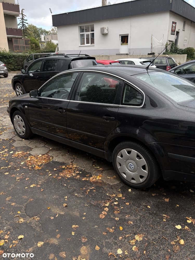 Volkswagen Passat - 4