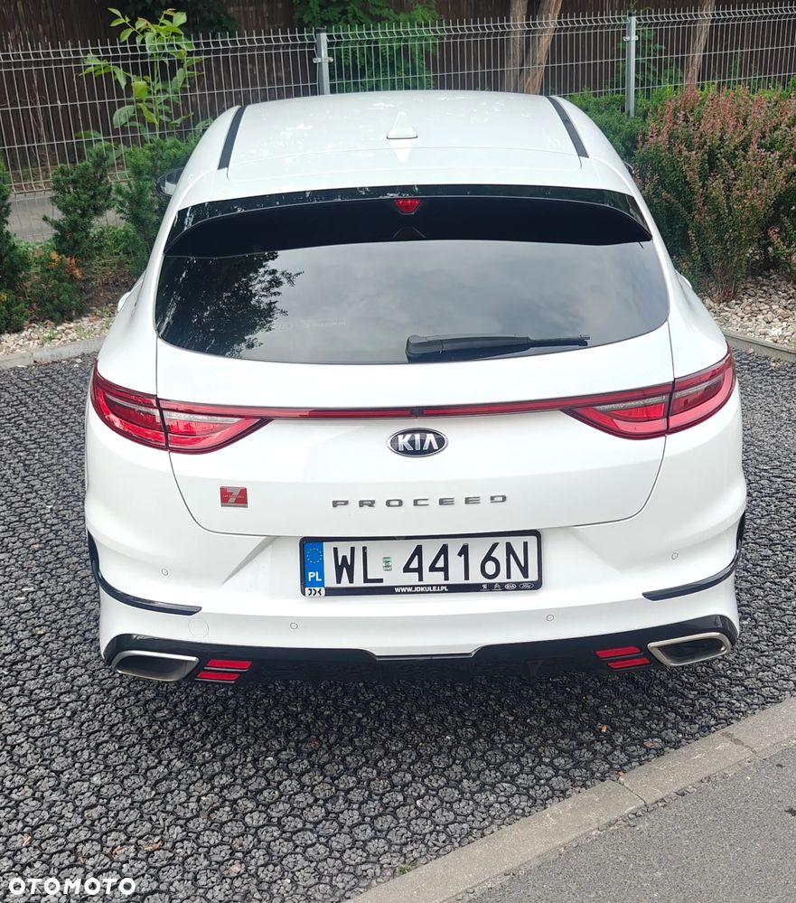 Kia ProCeed - 13