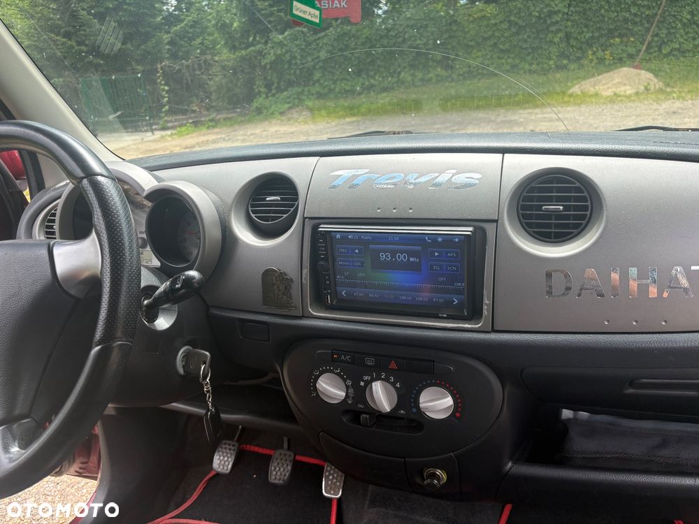 Daihatsu Trevis - 9
