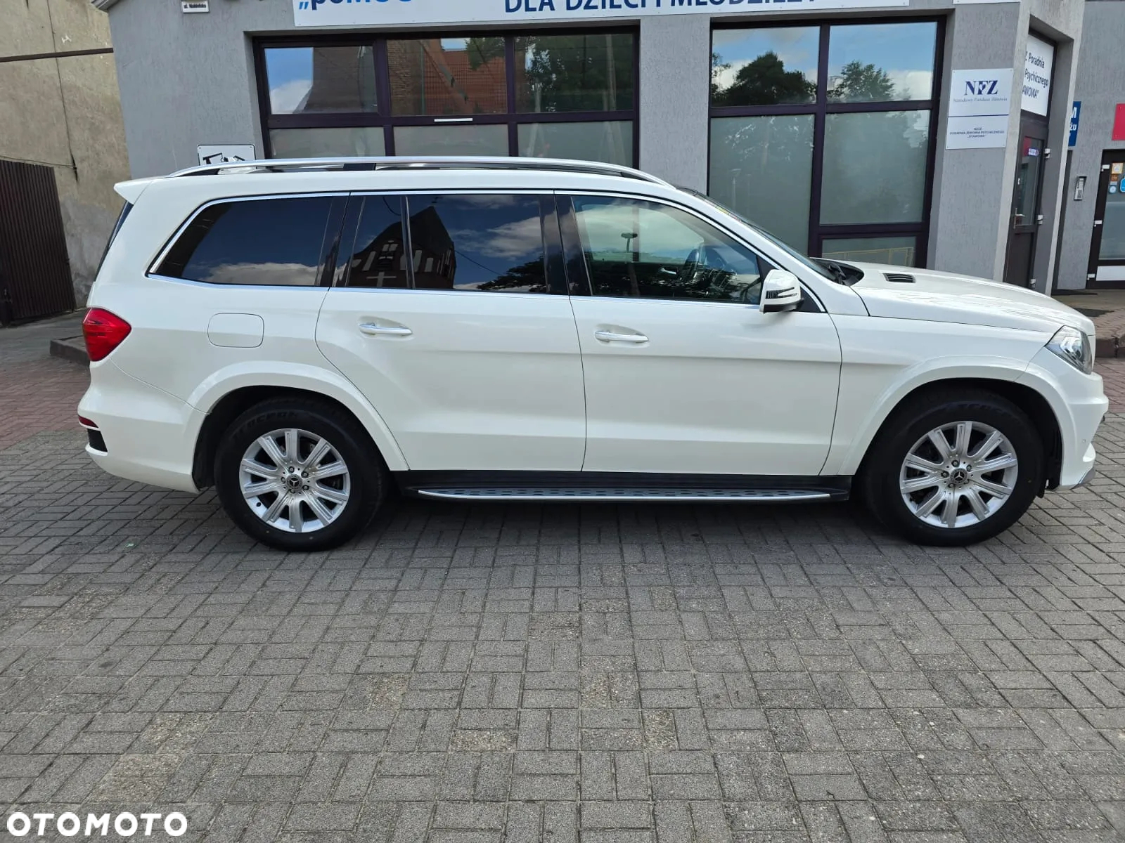 Mercedes-Benz GL 350 BlueTec 4-Matic - 6