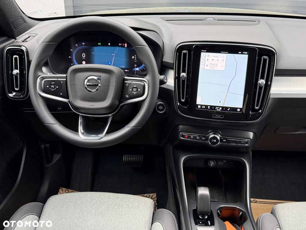 Volvo XC 40 B3 B DKG Plus Black Edition - 13