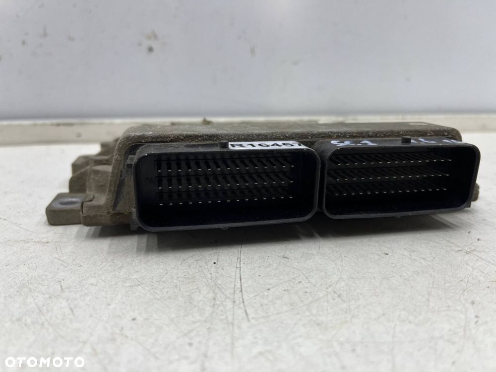 Komputer silnika Renault Scenic 1 I 96-03r. 1.6 16v benzyna sterownik ECU 8200272464 8200272457 - 3