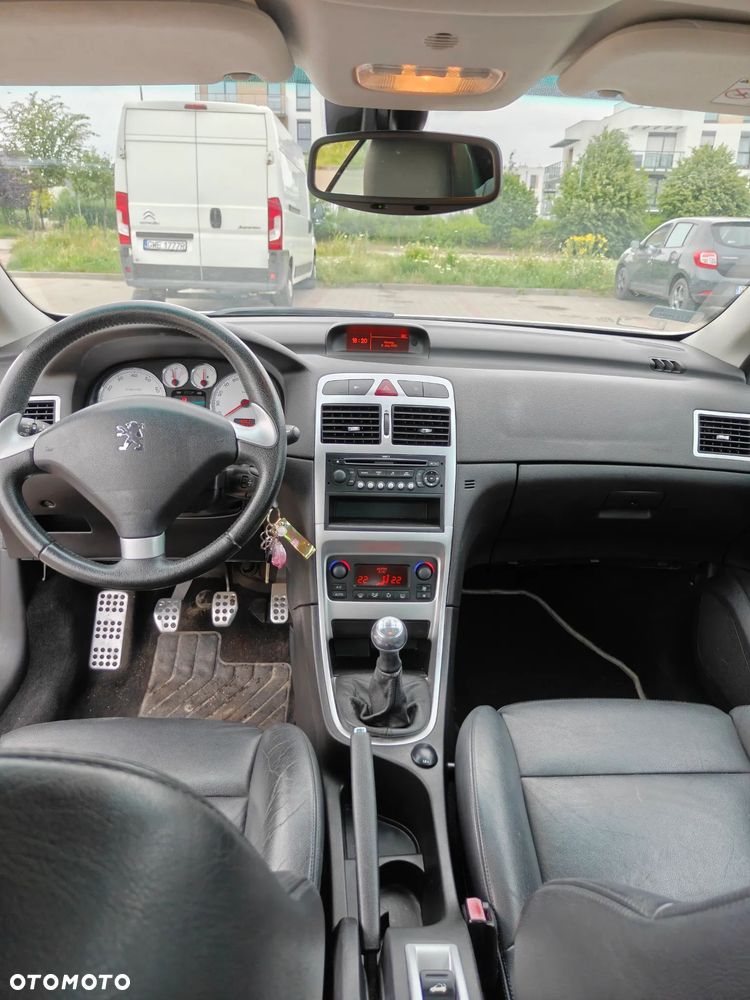 Peugeot 307 CC 2.0 Intense - 17