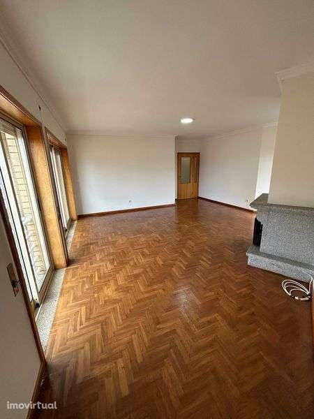 Apartamento T2 com Suite | 104 m² | Garagem | Grijó (Seixezelo) - Grande imagem: 2/12