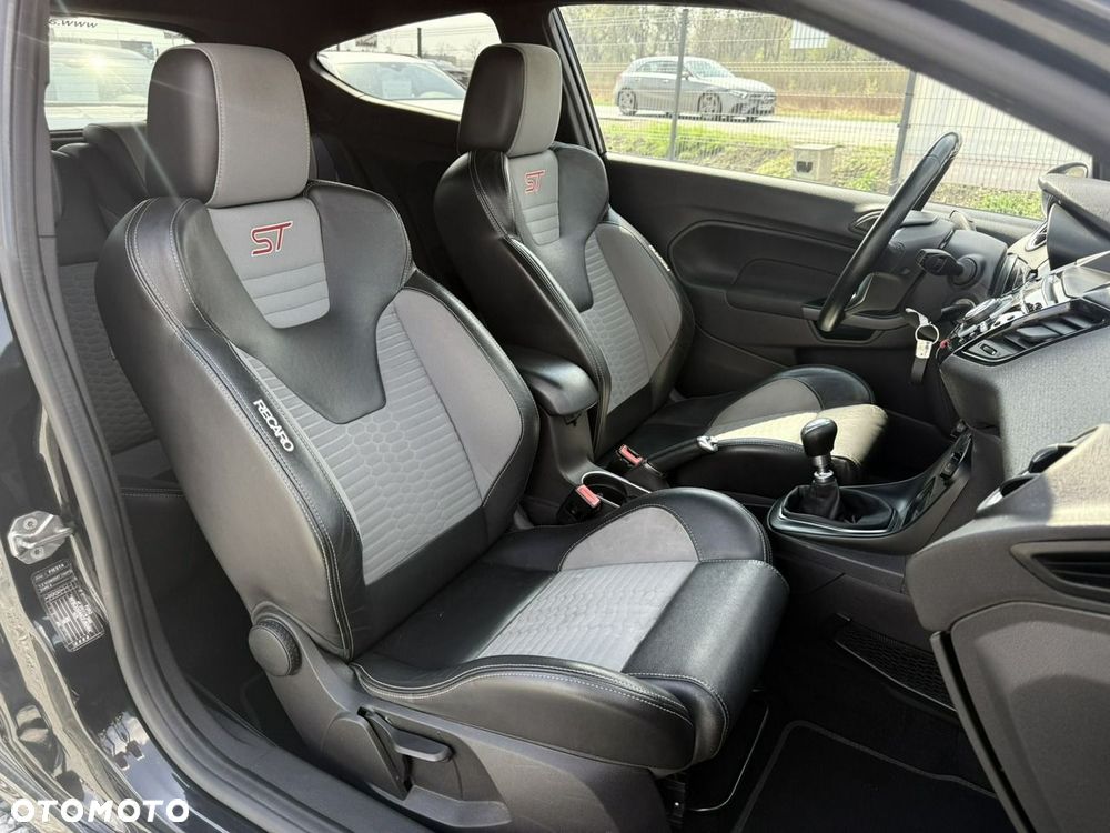 Ford Fiesta 1.6 EcoBoost ST - 15