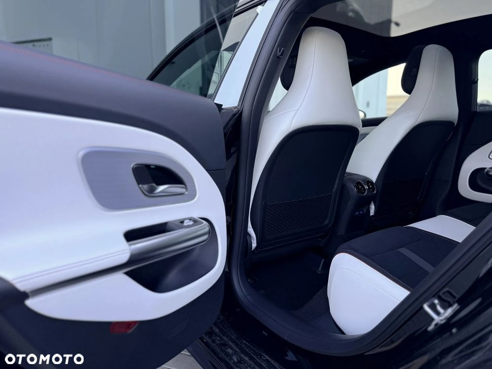 Mercedes-Benz CLA - 28