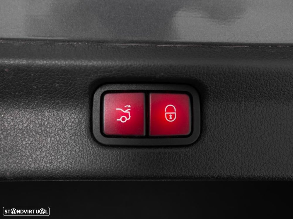 Mercedes-Benz EQE 350+ - 16