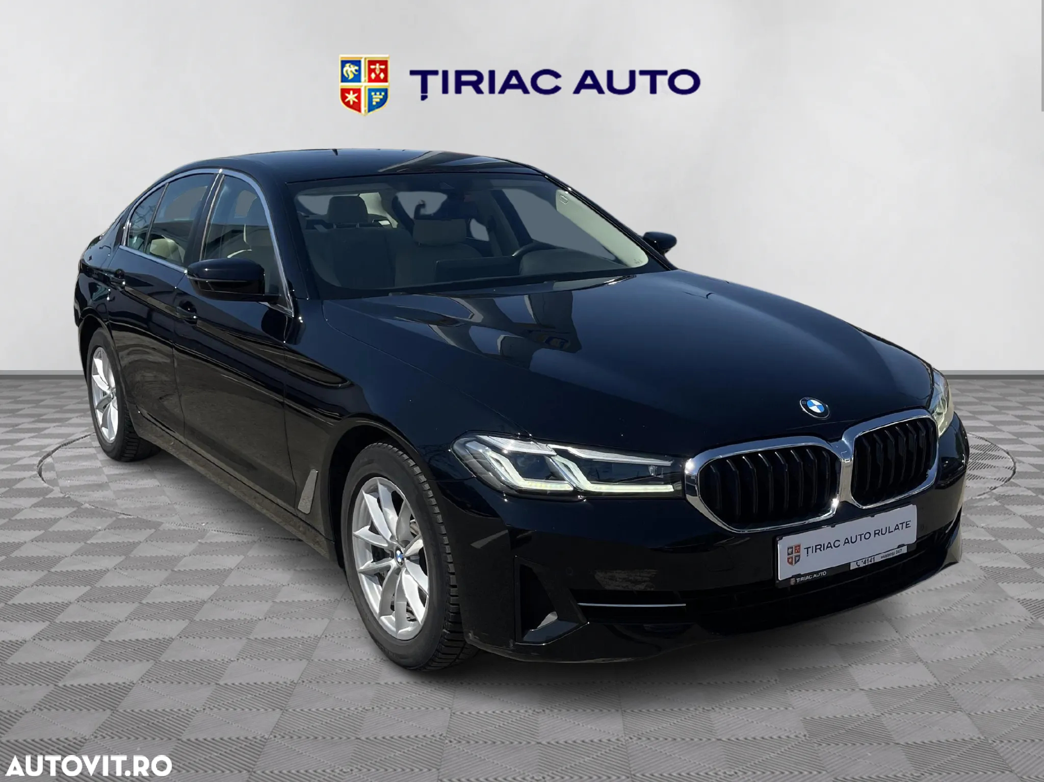 BMW Seria 5 520d xDrive Aut. Luxury Line - 7