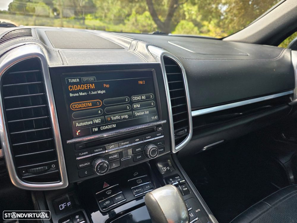 Porsche Cayenne S E-Hybrid - 12