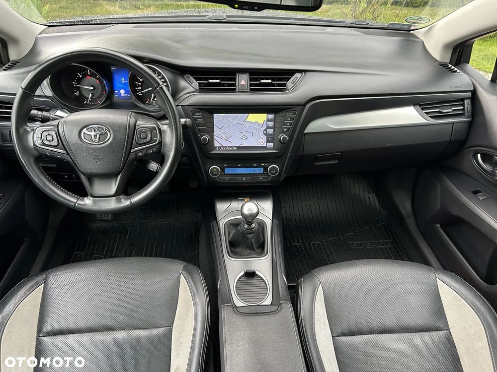 Toyota Avensis - 15