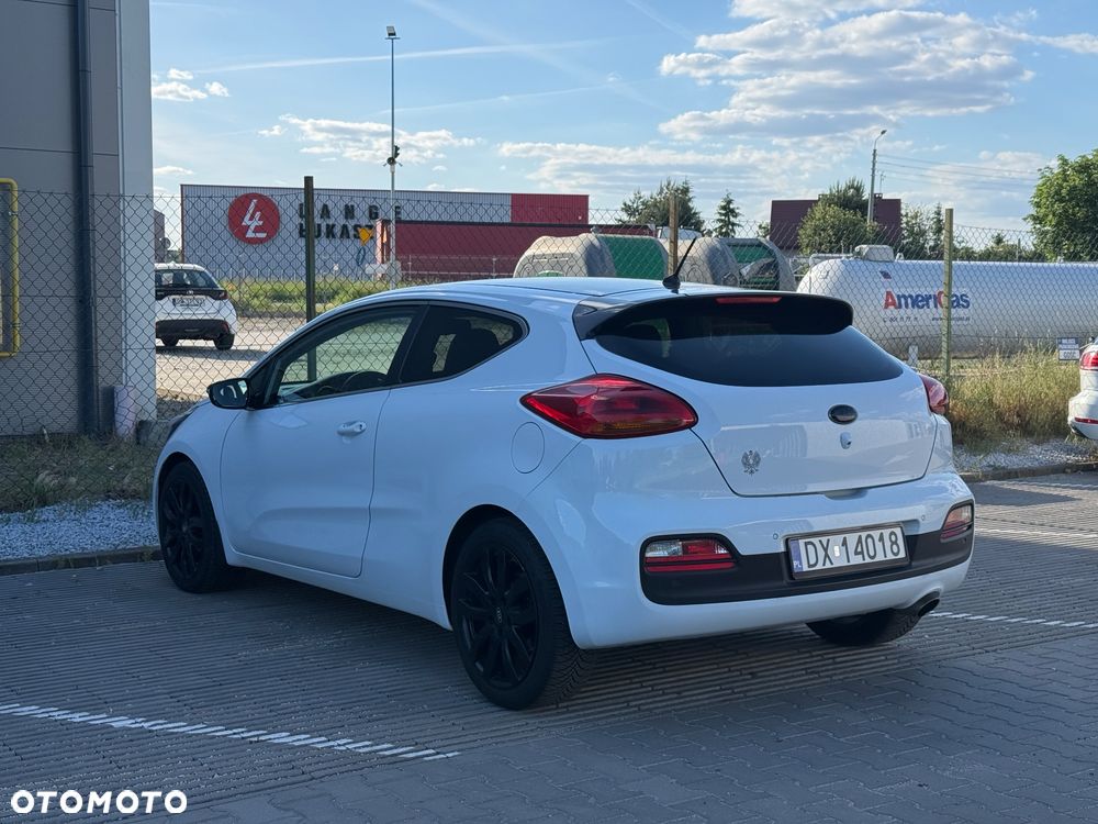 Kia Ceed - 4