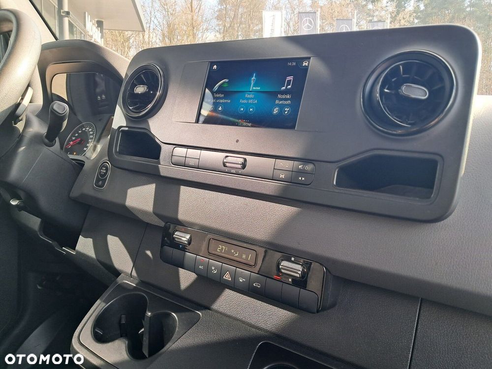 Mercedes-Benz Sprinter 910 - 12