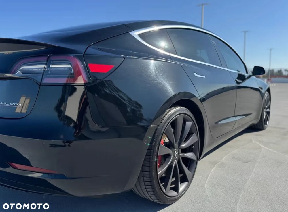 Tesla Model 3 Langstreckenbatterie Allradantrieb Dual Motor Performance - 21