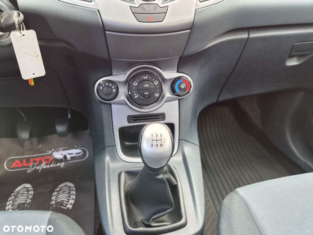 Ford Fiesta - 23
