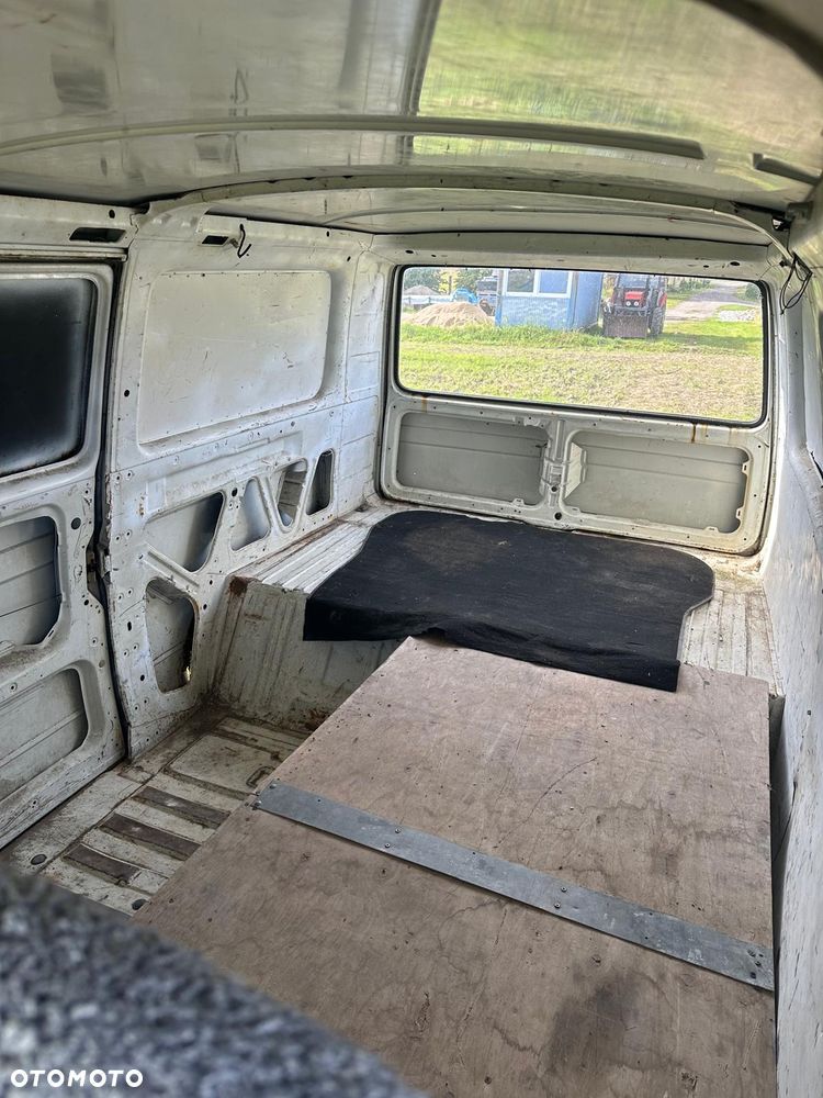 Volkswagen Transporter - 10