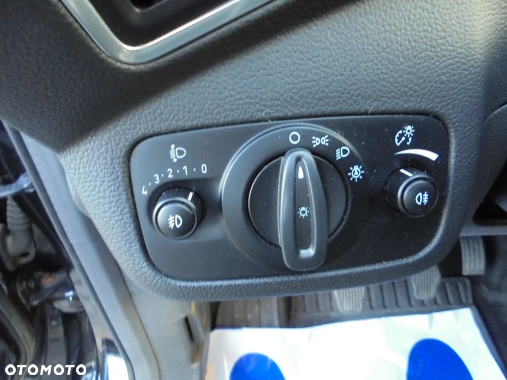 Ford Kuga 2.0 TDCi 4x2 Titanium - 8