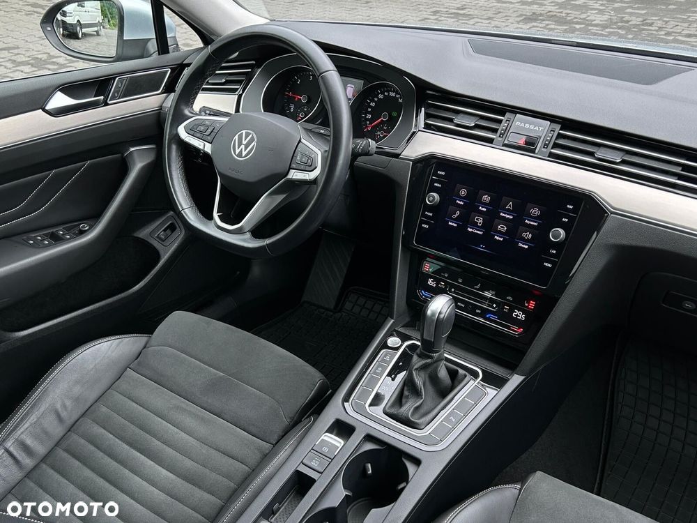 Volkswagen Passat Variant 2.0 TDI EVO Elegance DSG - 18