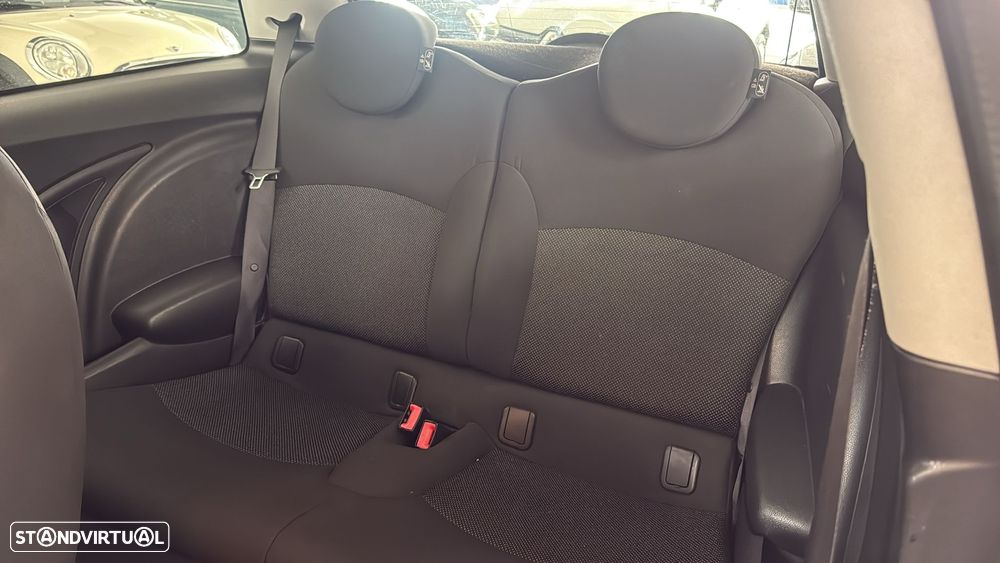 MINI 3 Portas Cooper D - 6