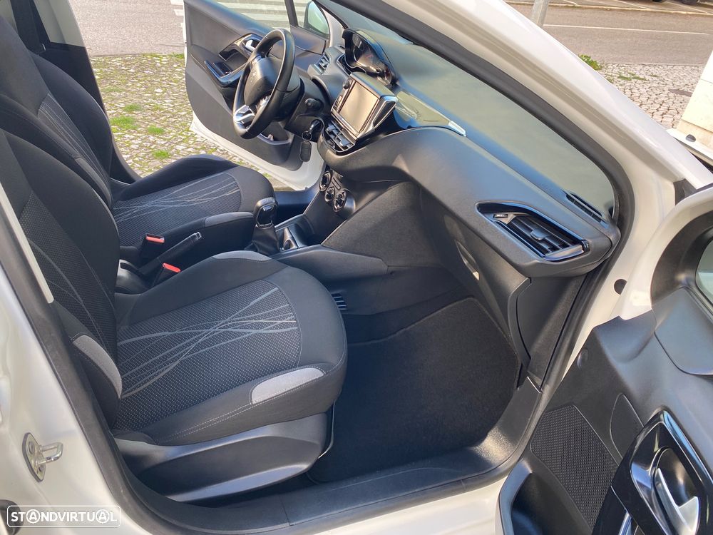 Peugeot 208 1.4 HDi SE Style - 5