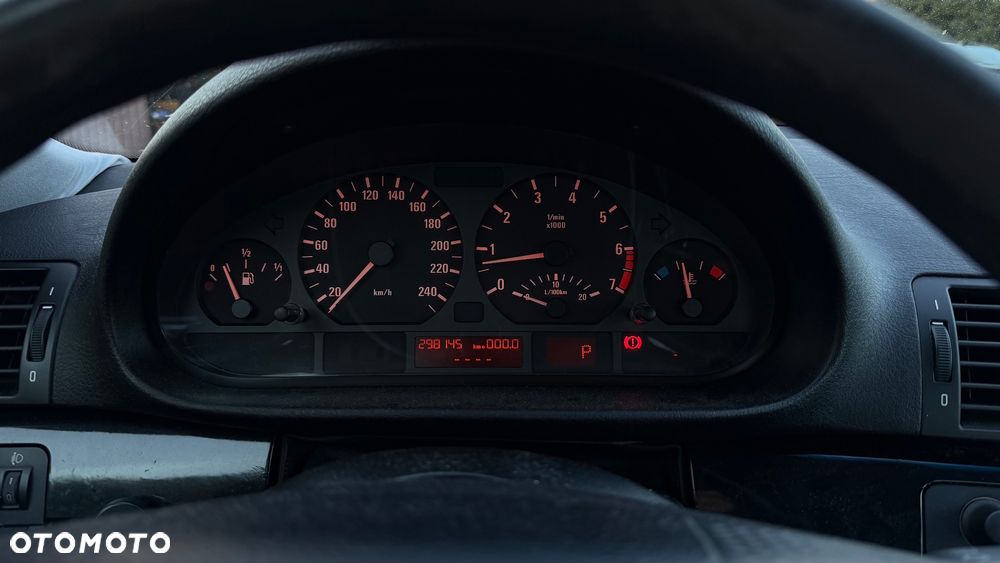 BMW Seria 3 325i - 14