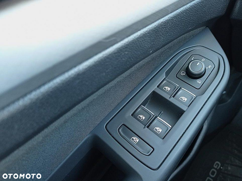 Volkswagen Golf - 20