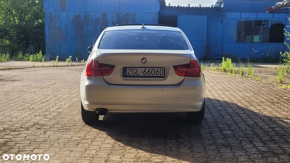 BMW Seria 3 318i - 6