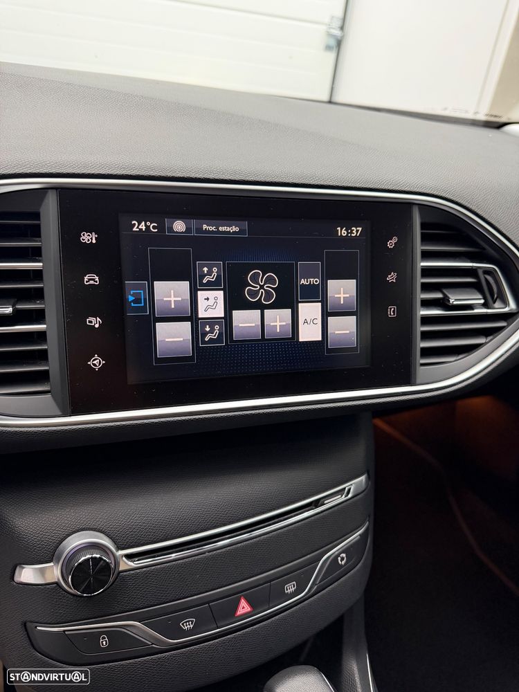 Peugeot 308 - 13