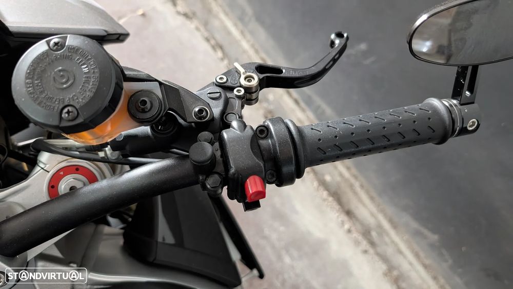 Aprilia Tuono V4R APRC - 10