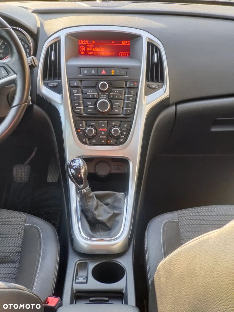 Opel Astra 1.4 T Cosmo - 32