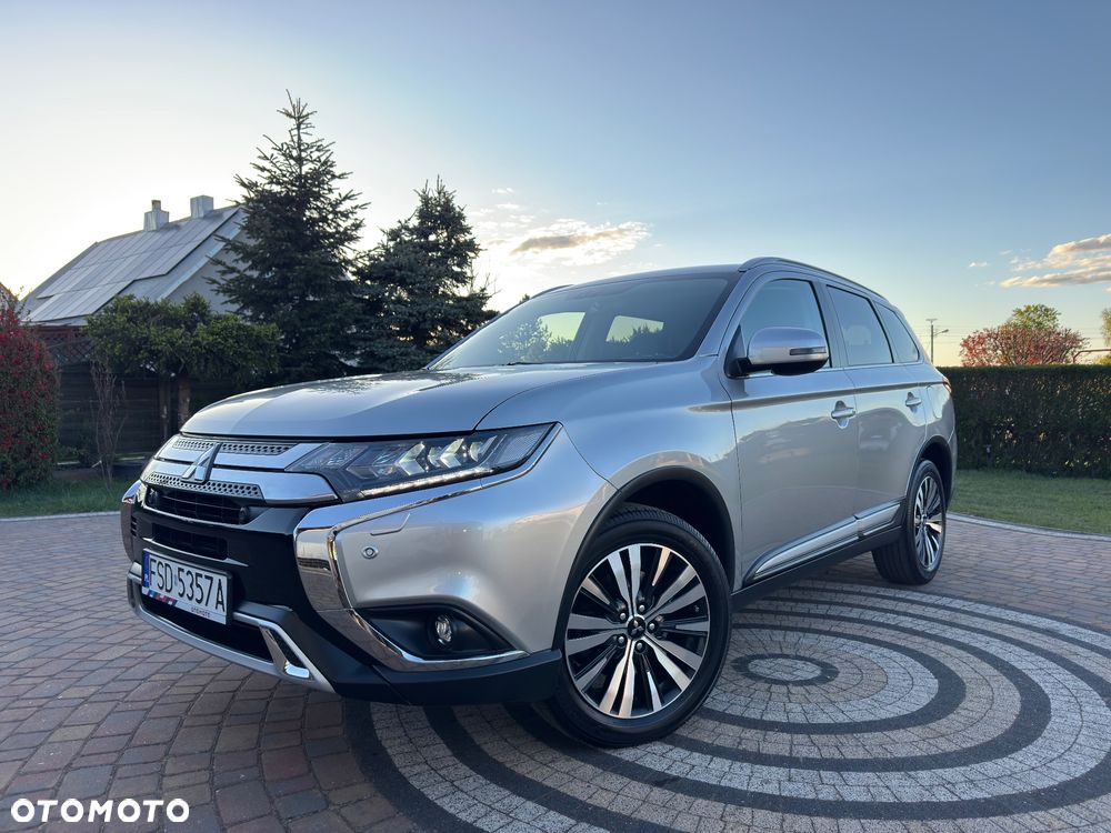 Mitsubishi Outlander - 3