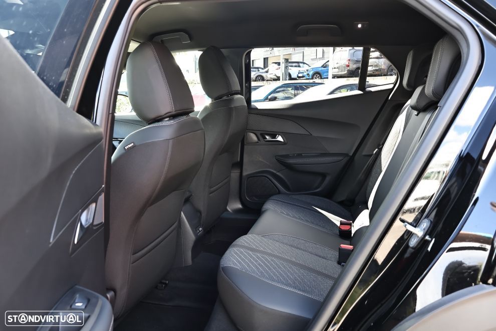 Peugeot 2008 1.2 Allure - 17