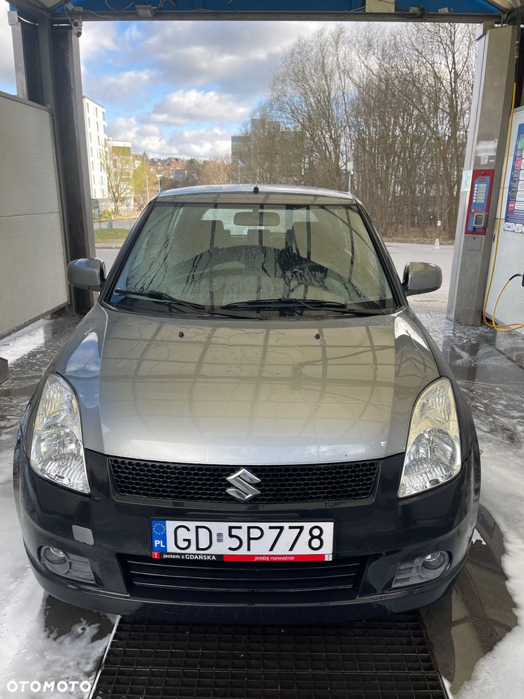 Suzuki Swift 1.3 Sakura - 1