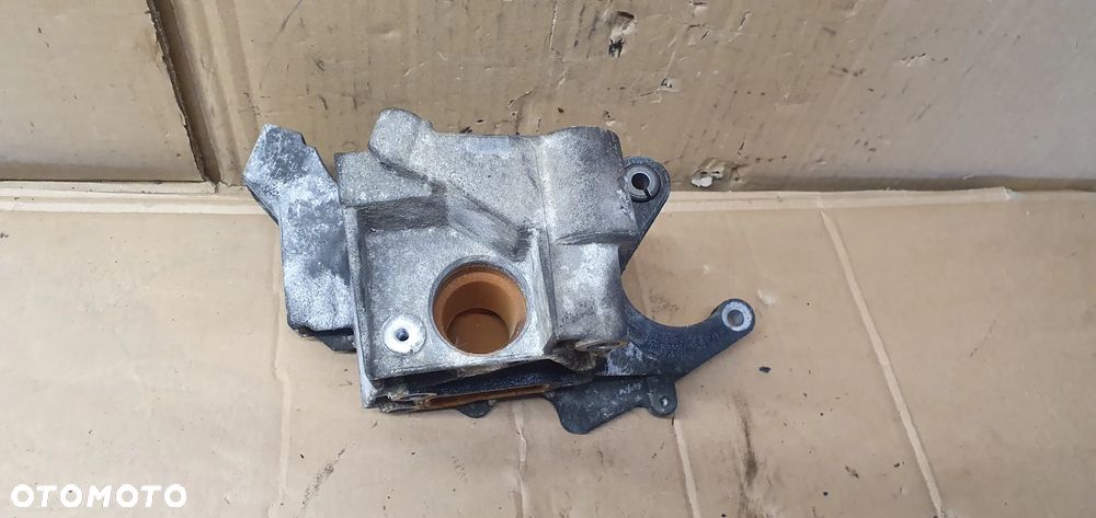 Łapa mocowanie pompy wspomagania Audi A6 C6 2.7 TDI 059145169AA - 5