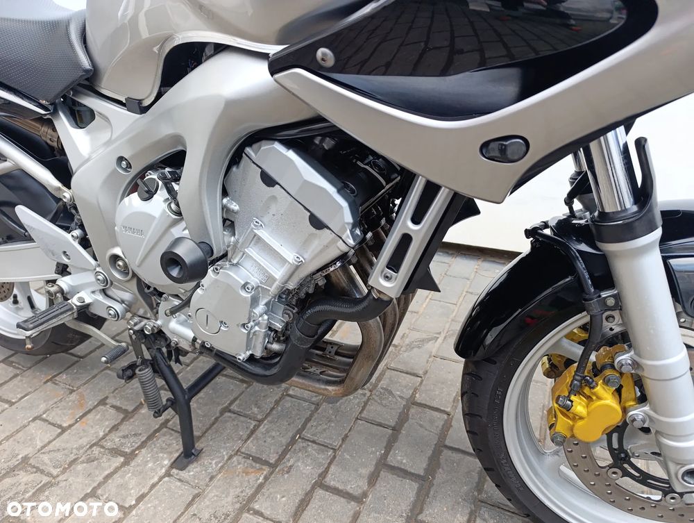 Yamaha FZ6 - 21