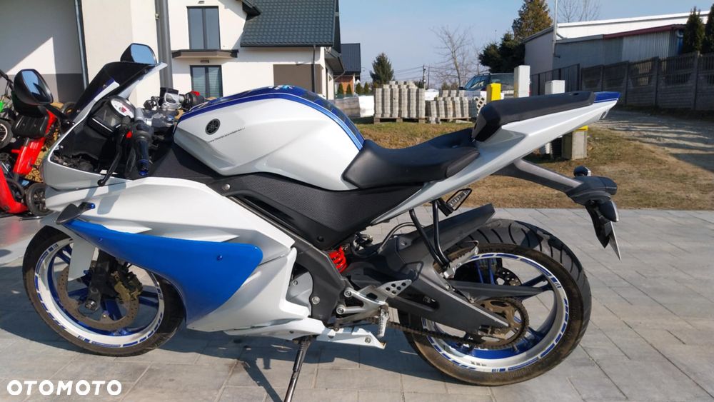 Yamaha YZF - 9