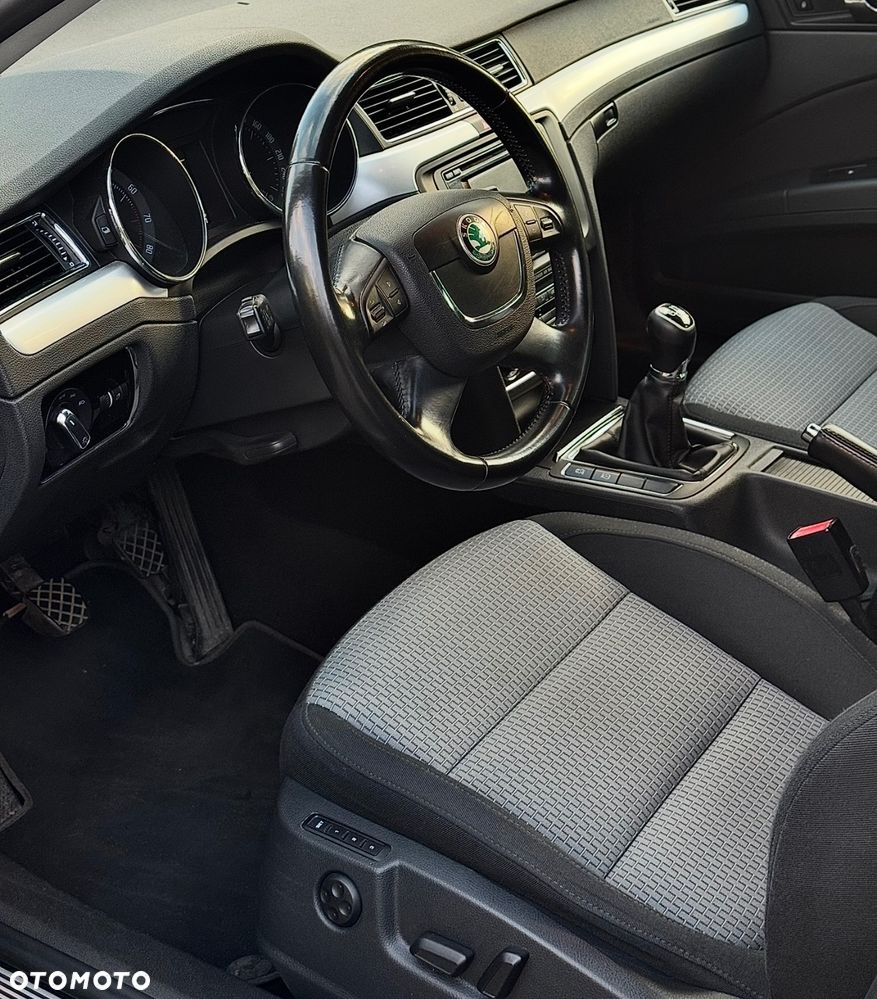 Skoda Superb 1.4 TSI Exclusive - 9