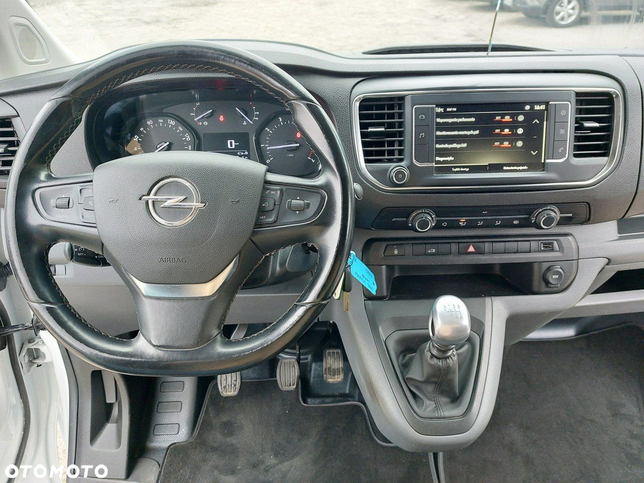 Opel Vivaro - 24