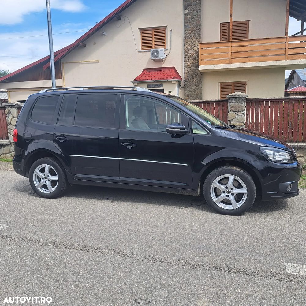 Volkswagen Touran - 10