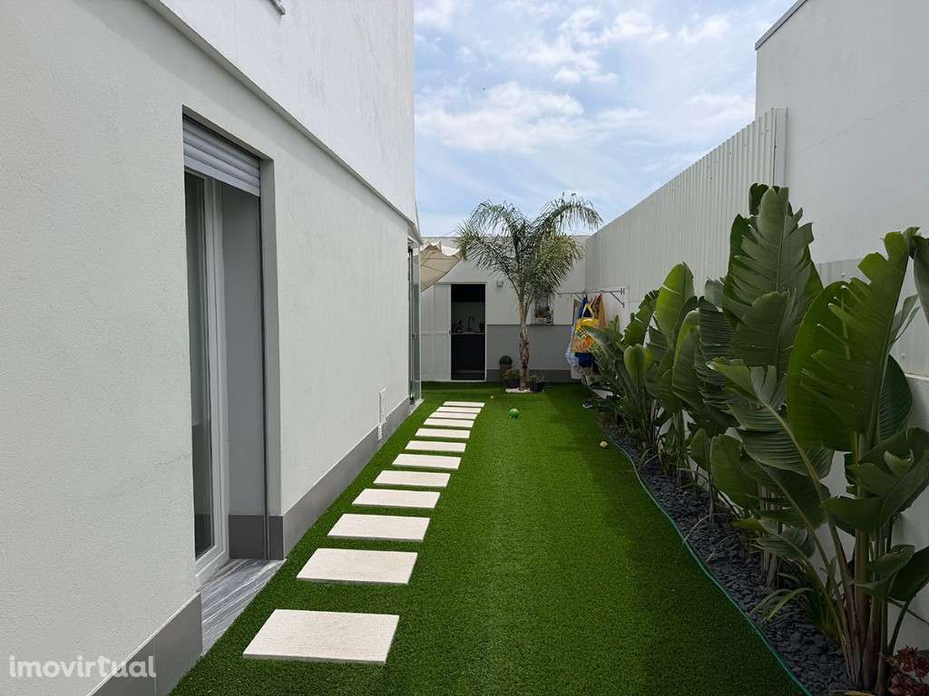 Moradia em Azeitão, T3, como nova - Grande imagem: 3/31